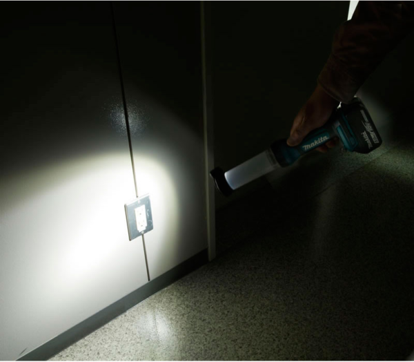 Refletor Led a Bateria Com Porta USB 18V DML807– Makita -Sem Bateria -Sem Carregador - Image 3